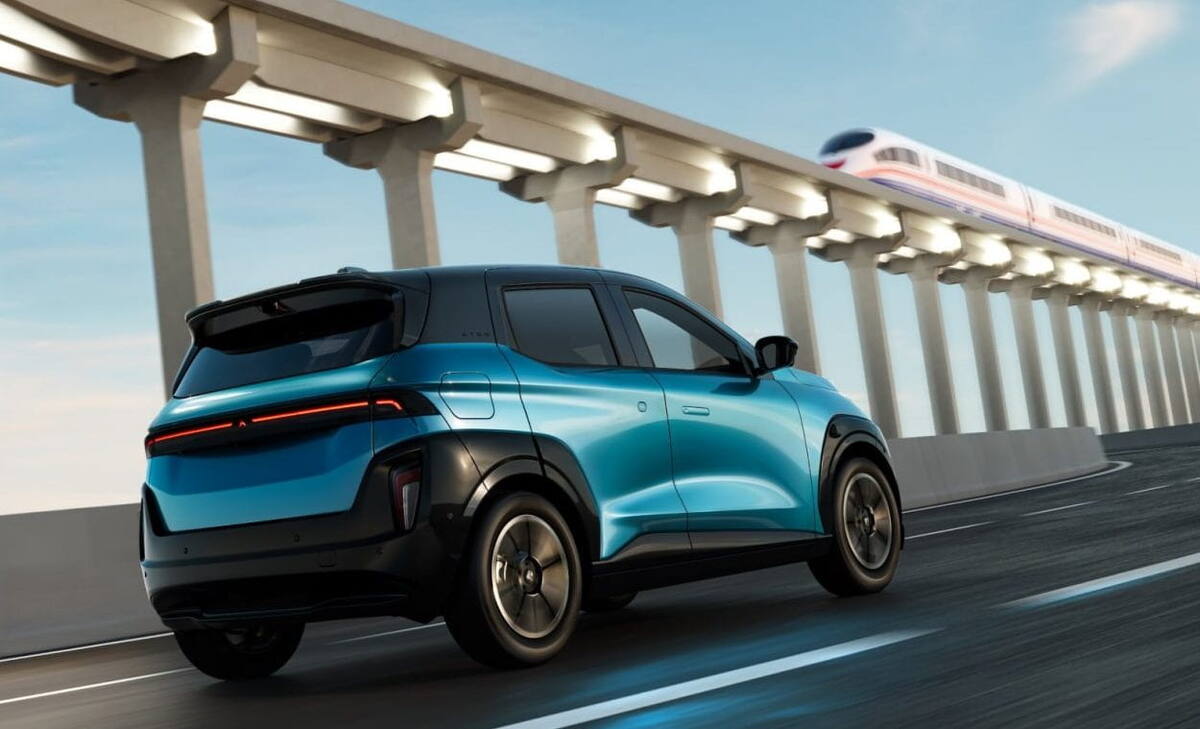   Электромобиль «Атом»