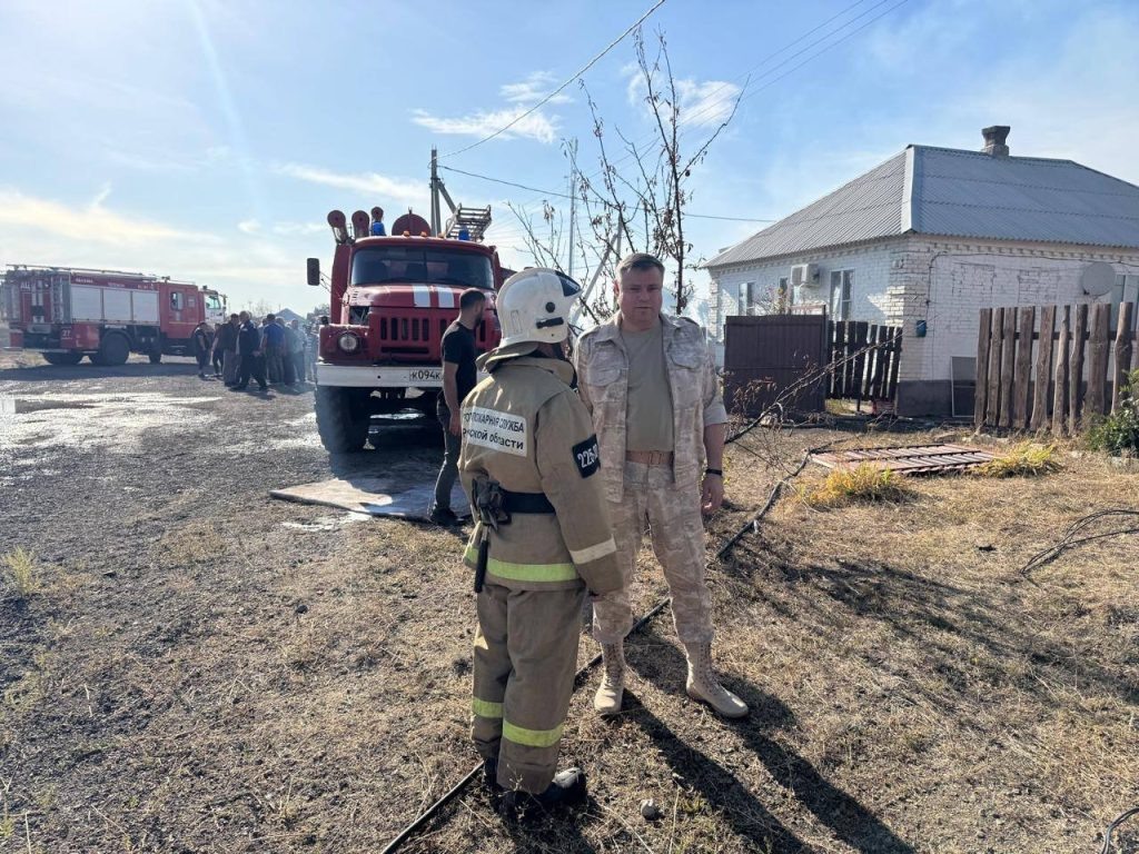      На место ЧС выезжал руководитель регионального департамента по предупреждению и ликвидации ЧС Павел Нудгин/ фото — ТГ-канал губернатора РО. Газета Колос