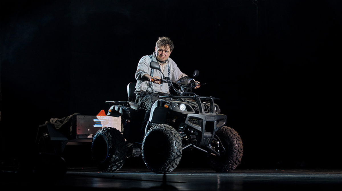 фото спектакля: Геворг Арутюнян