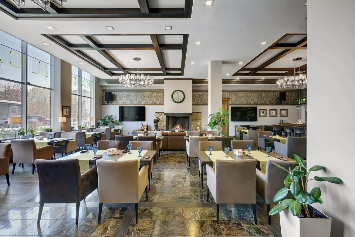 Ресторан IL CAMINO при отеле "Астро Плаза"