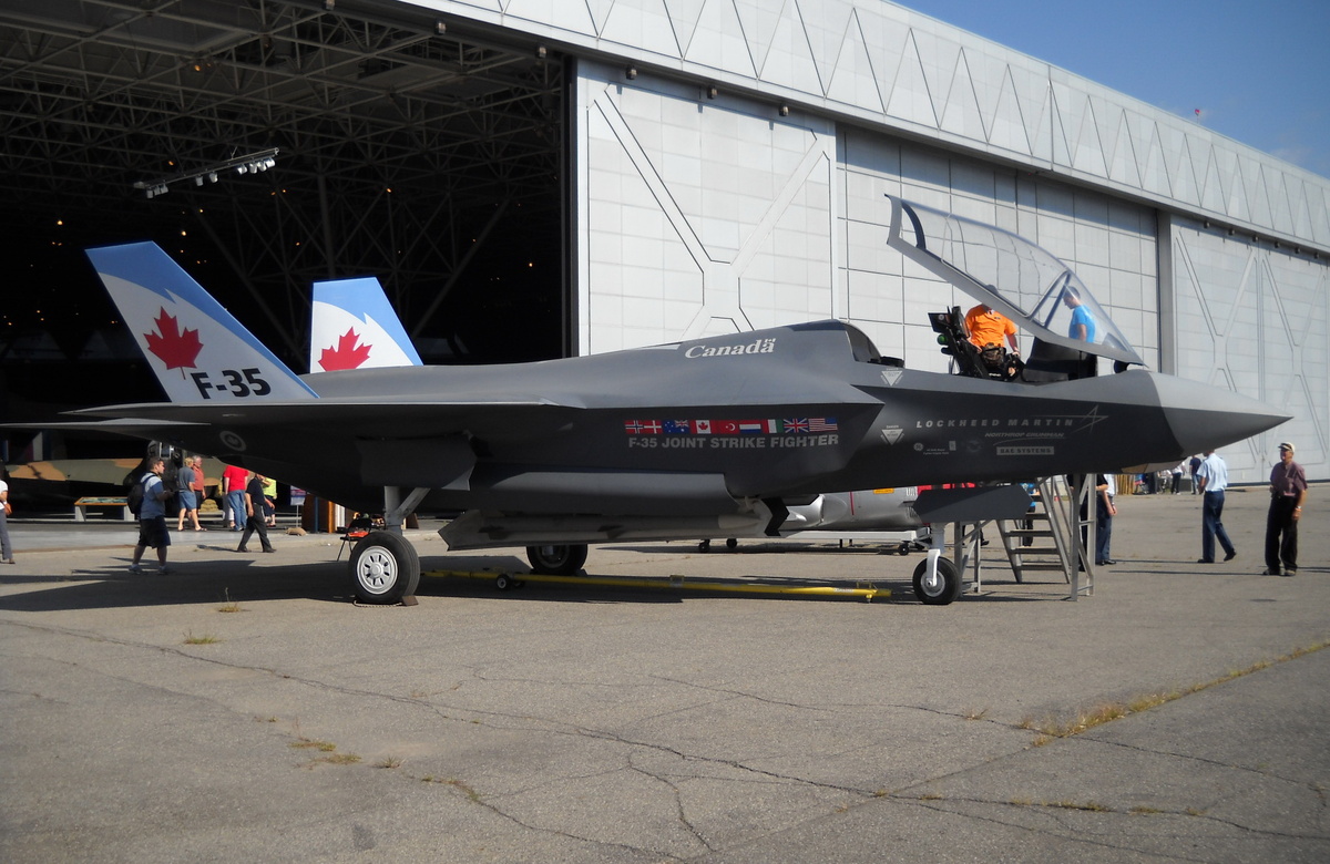 Выкатка первого F-35А итальянской сборки для ВВС Канады. Источник фото wingsoverquebec