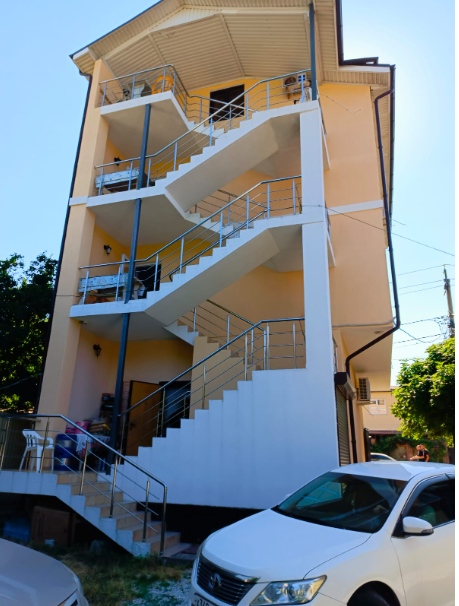 Задний двор отеля