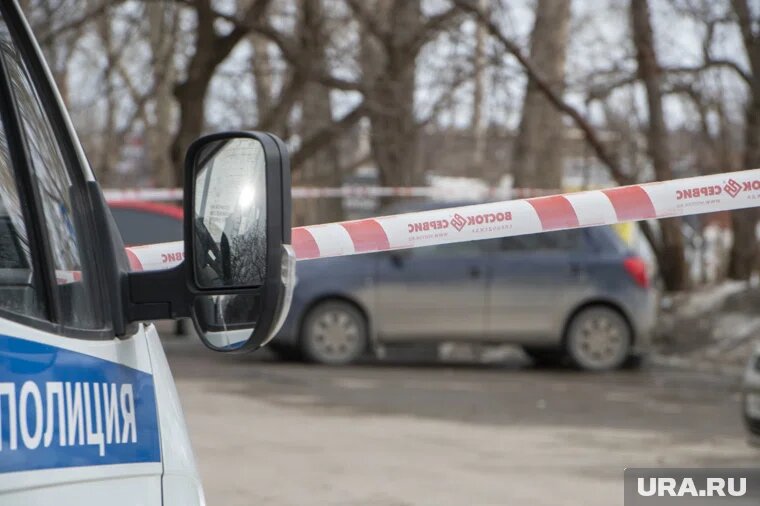 На одной из парковок Екатеринбурга обнаружили девушку, на ней было только платье (архивное фото). Фото: Сергей Русанов © URA.RU