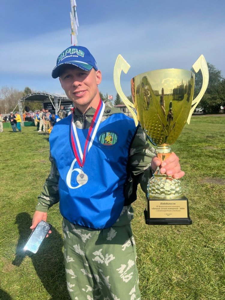    Лесной пожарный из Югры стал лучшим в России