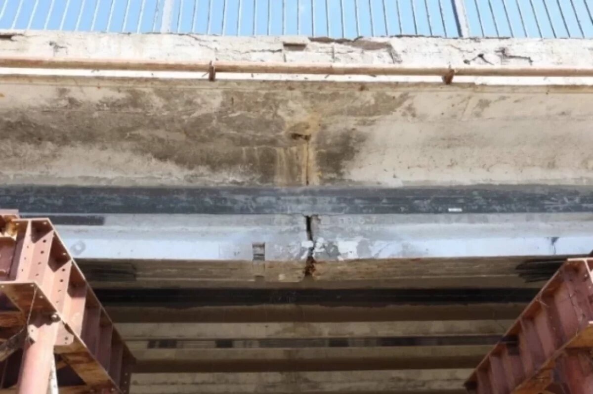    Царевский мост в Астрахани частично закрывают из-за аварийного состояния