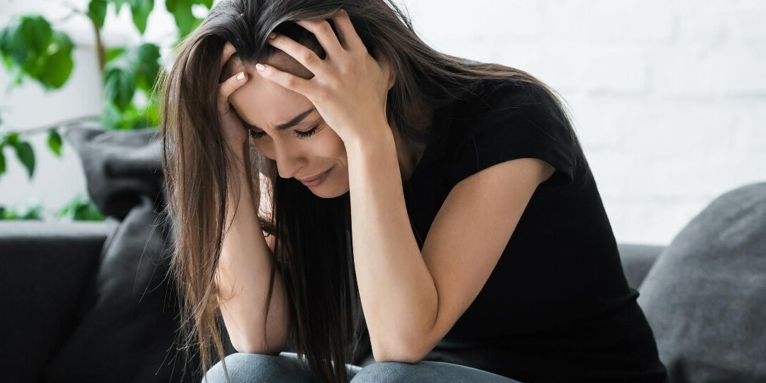 — Мама, не пей свой чай. Дядя Валера что-то подсыпал в твою чашку! — сказала пятилетняя Ариша маме, пока отчим не слышал... (3/7)