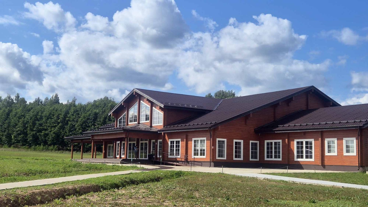 Большой "фермерский" дом для гостей животноводческого комплекса. Листайте галерею, чтобы увидеть ещё фото