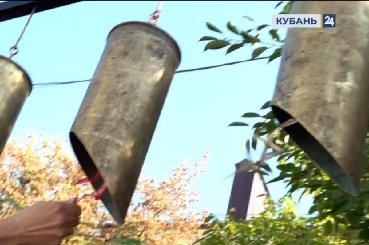    В Краснодарском крае сделали звонницу для часовни из артиллерийских гильз