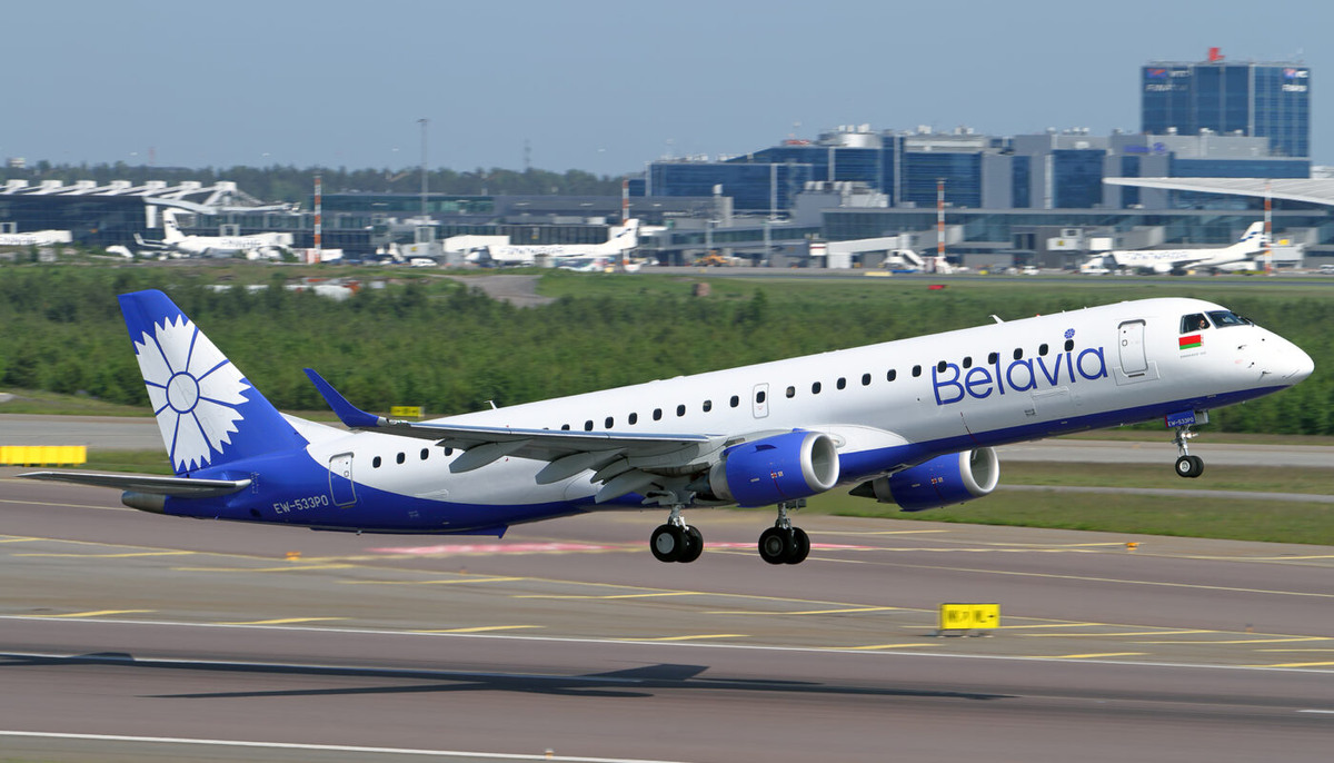 Embraer 195