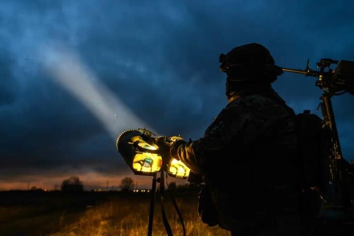 Обложка © Shutterstock / FOTODOM / paparazzza
