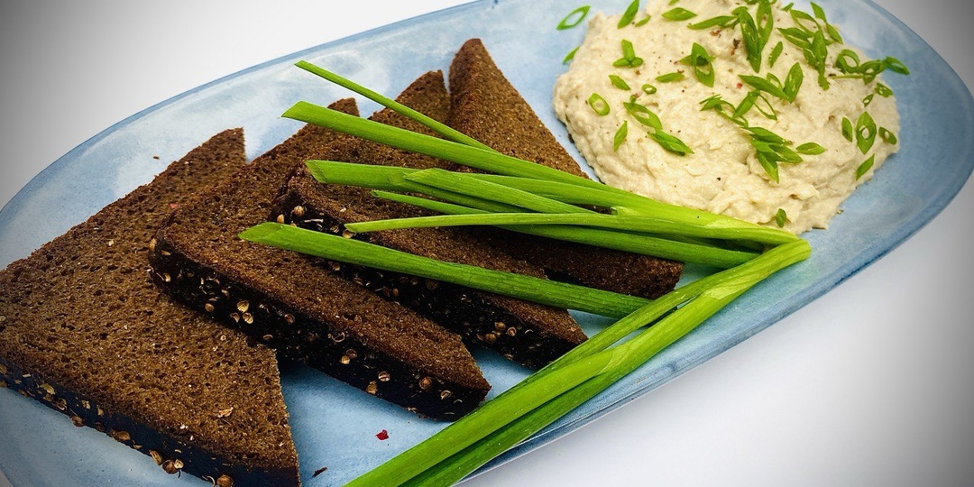 Готовим Форшмак из сельди за 5 минут: быстрая закуска, которую хоть на праздничный стол ставь