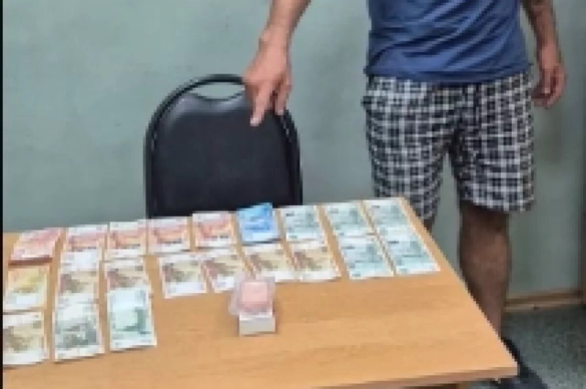    Доверчивый астраханец лишился получки, расслабляясь на реке с друзьями