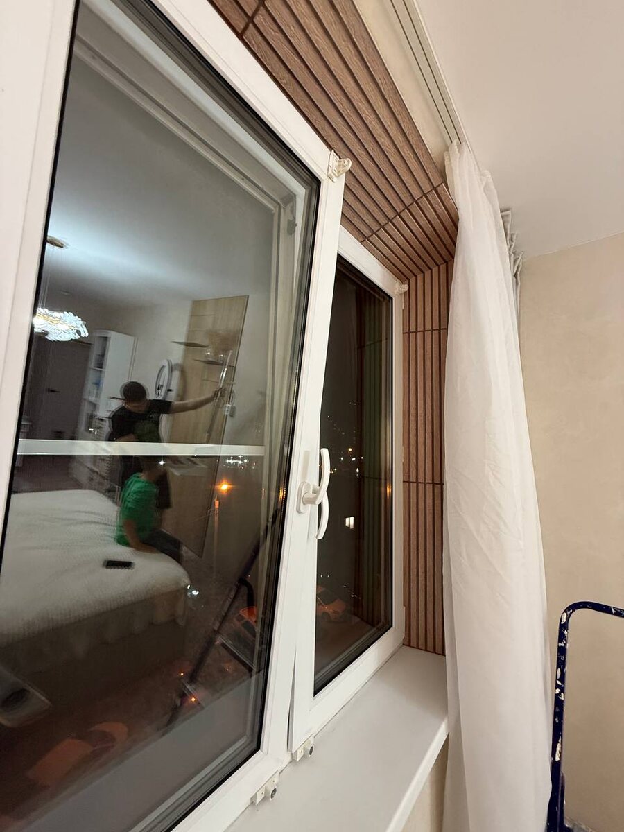 Оконные откосы со стеновыми панелями Бук Энглера от бренда Центурион