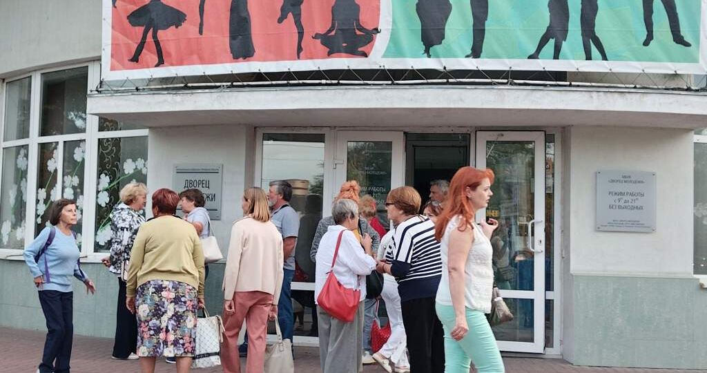 Таганрожцы отметили день рождения Михаила Танича