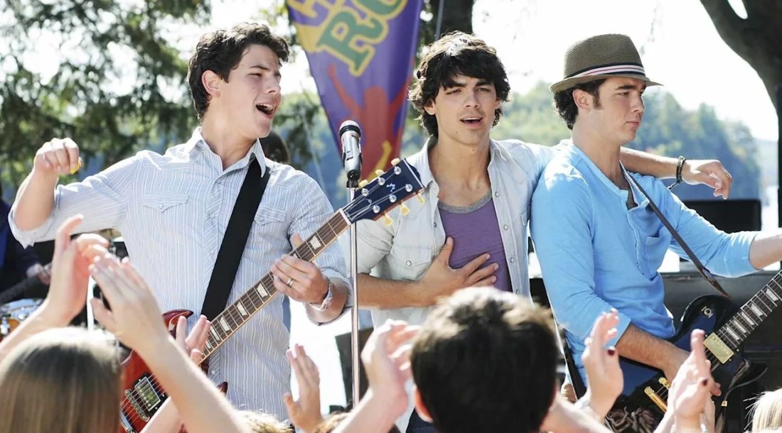     Кадр из фильма «Camp Rock 2: Отчетный концерт» (2010)