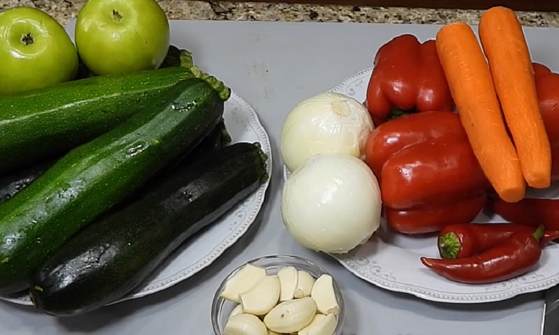 Кабачки на зиму за полчаса: быстрый способ вкусной консервации