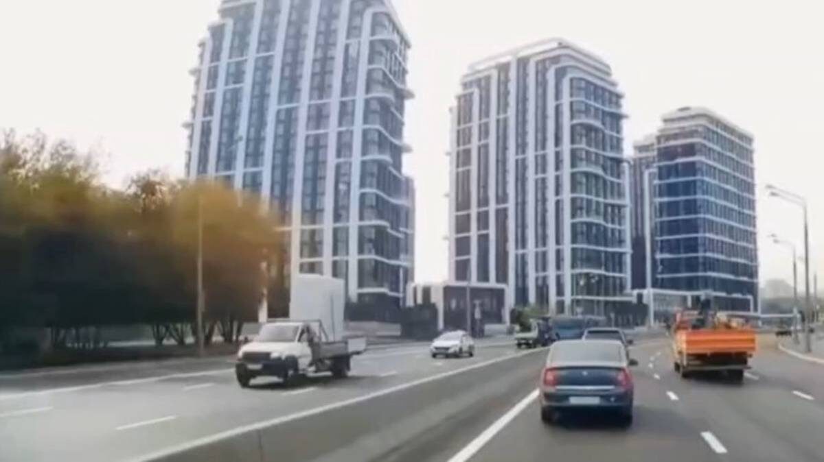    Фото: скриншот из видео / «На МКАДе ДТП Москва» / Telegram