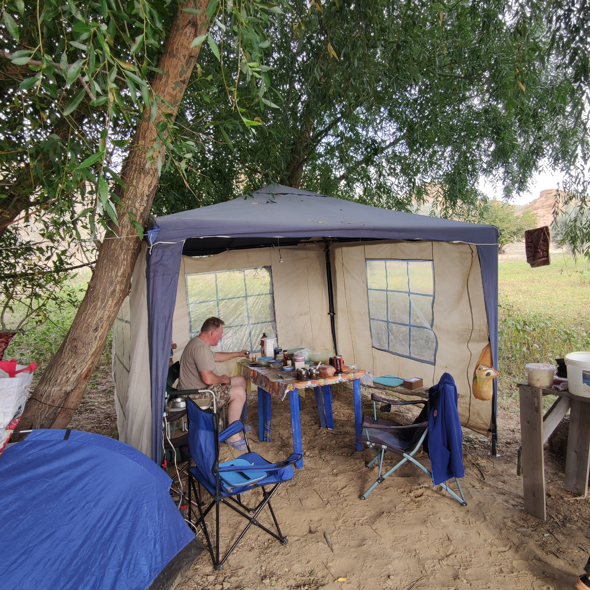 Шатер-столовая