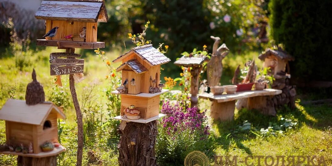 Декор для дачи из дерева — как украсить участок без гномов