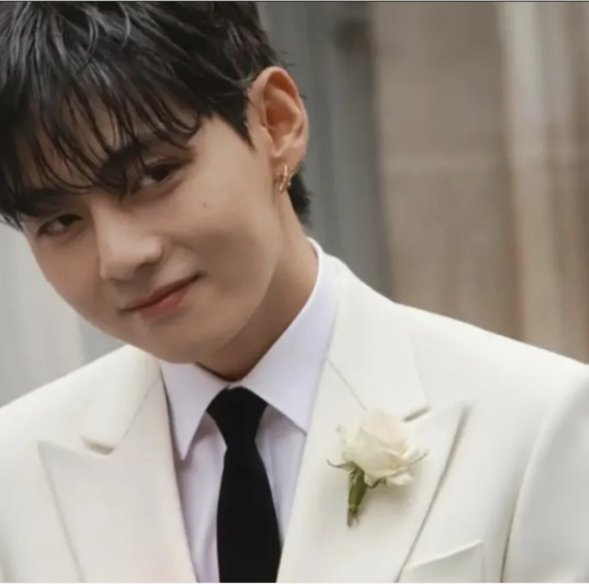 Желаете в новый мир? Ким Тэхён из BTS. 