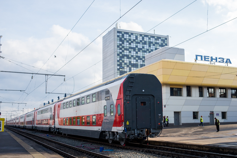 Поезд "Сура" с сообщением Пенза - Москва - Пенза. Двухэтажный состав. Собственная работа CC A-S Alike 4.0 https://w.wiki/FJb3