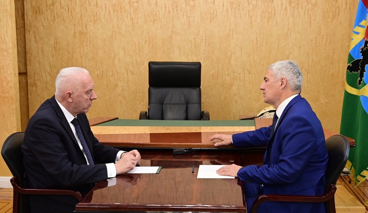    Александр Гуцан и Артур Парфенчиков. Фото: "Республика"/ Сергей Юдин