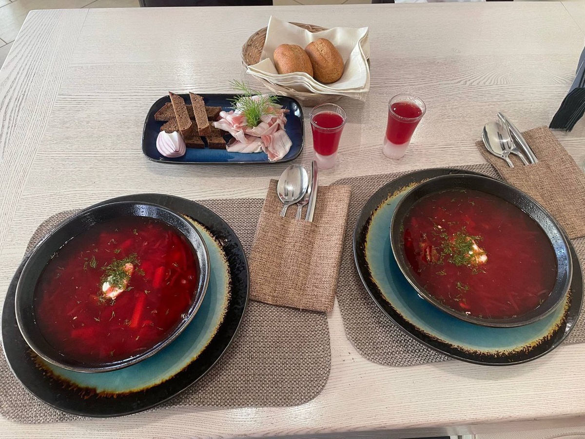Борщ в ресторане «Любимое»