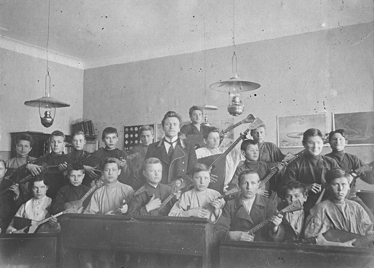 Оркестр балалаечников при школе