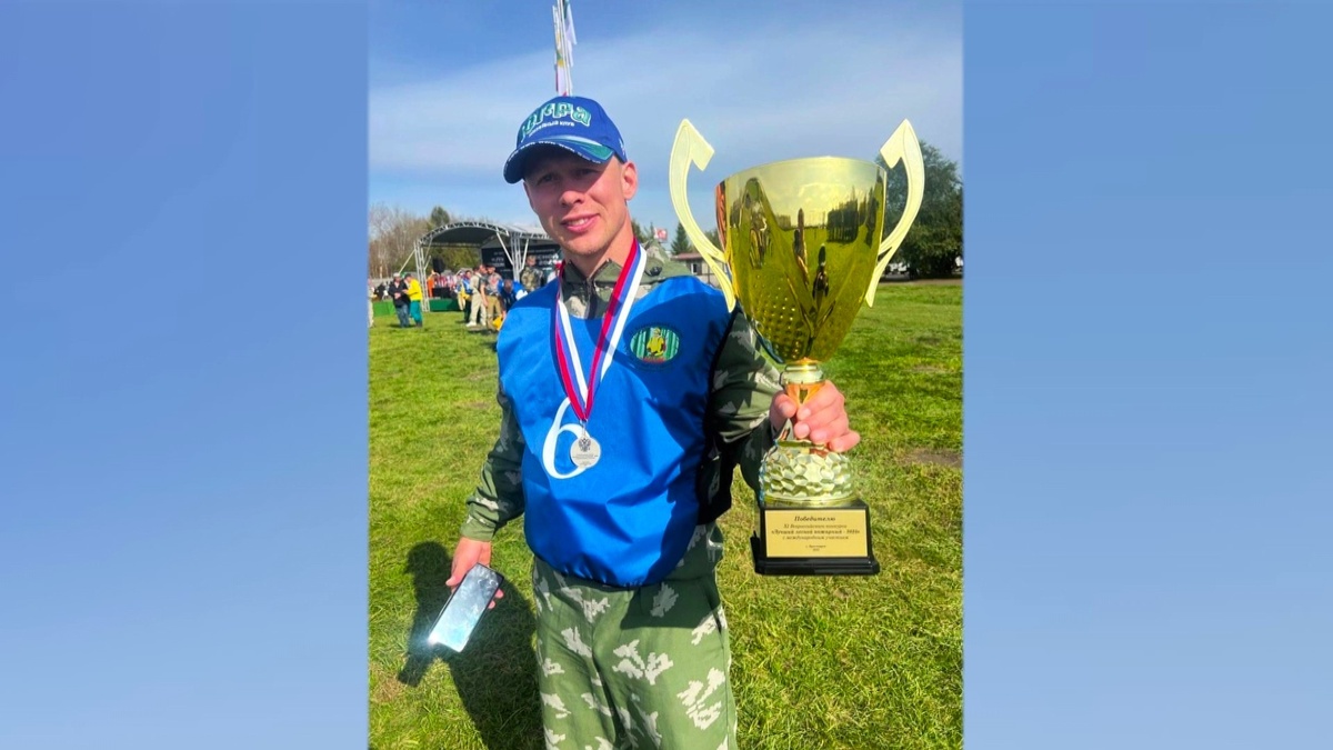    Югорчанин Евгений Агеев стал лучшим лесным пожарным России