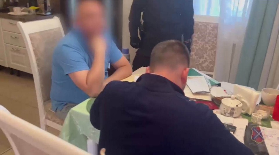    Полиция с участием спецназа провела обыски и задержание. ГУ МВД по Волгоградской области
