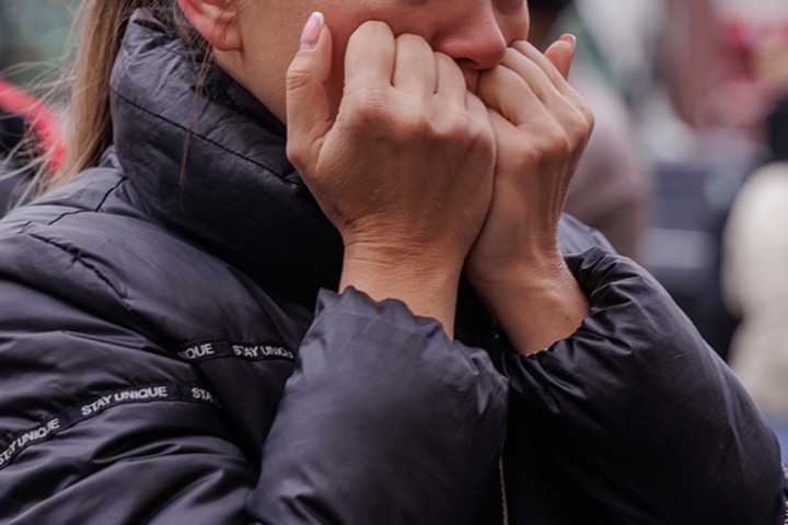 Женщина узнала о том, что ее удочерили, когда была взрослой женщиной. 