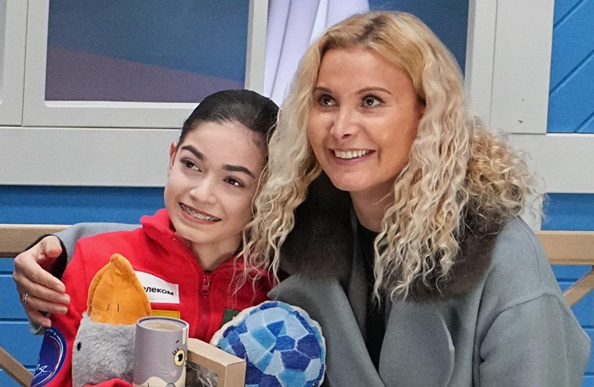     Аделия Петросян и Этери Тутберидзе Фото: m.ok.ru Фотография взята из открытых источников.