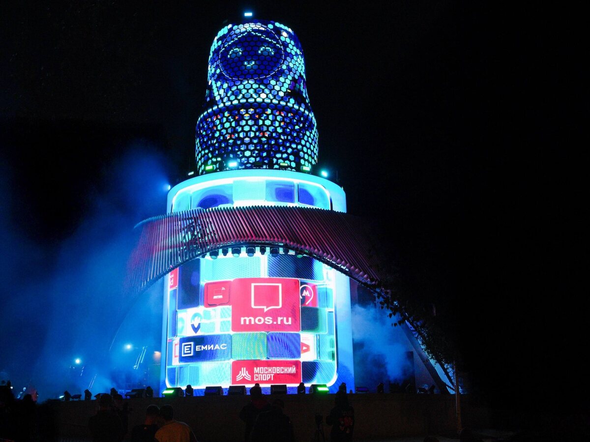 «Живая матрёшка» в Зарядье