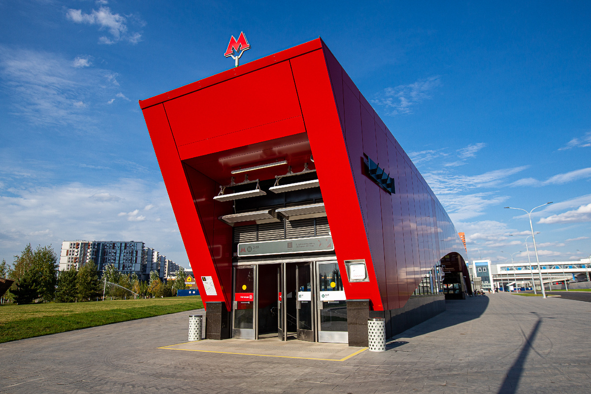 Наземный вестибюль станции Московского метрополитена "ЗИЛ" Троицкой линии. Фото автора статьи 