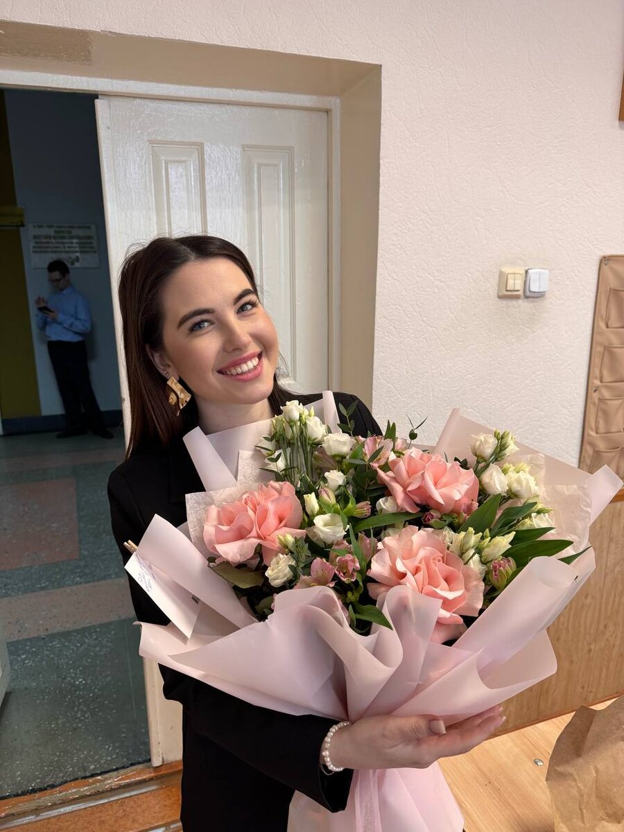    "Подарим вам айфон, когда станем нобелевскими лауреатами": как дети радуют кировского учителя литературы из физмата