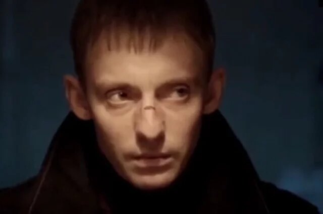    В каком состоянии актер Илья Дель, выпавший из окна?