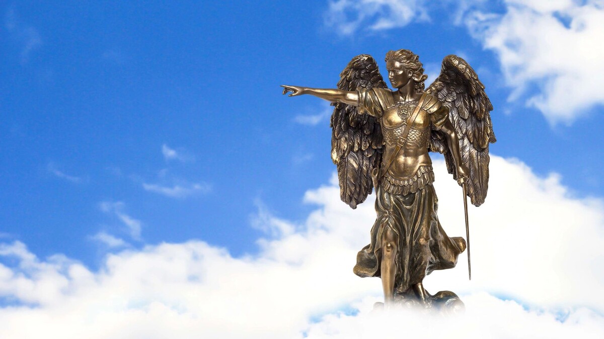    Архангел Михаил считается грозным защитником веры христианской. Фото: Zhukovskaya Olga / Shutterstock / Fotodom