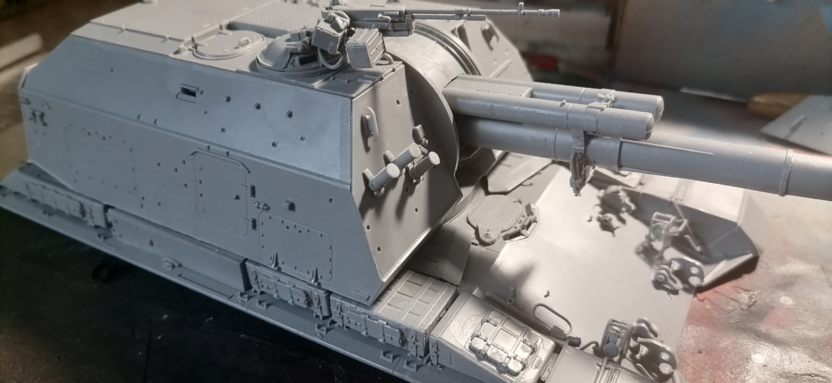 Постепенно становится похож на 2С19:)