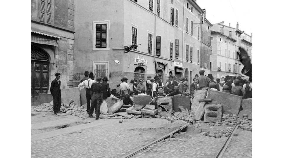    Антифашистские баррикады в Парме, 1922 год / Публичное достояние