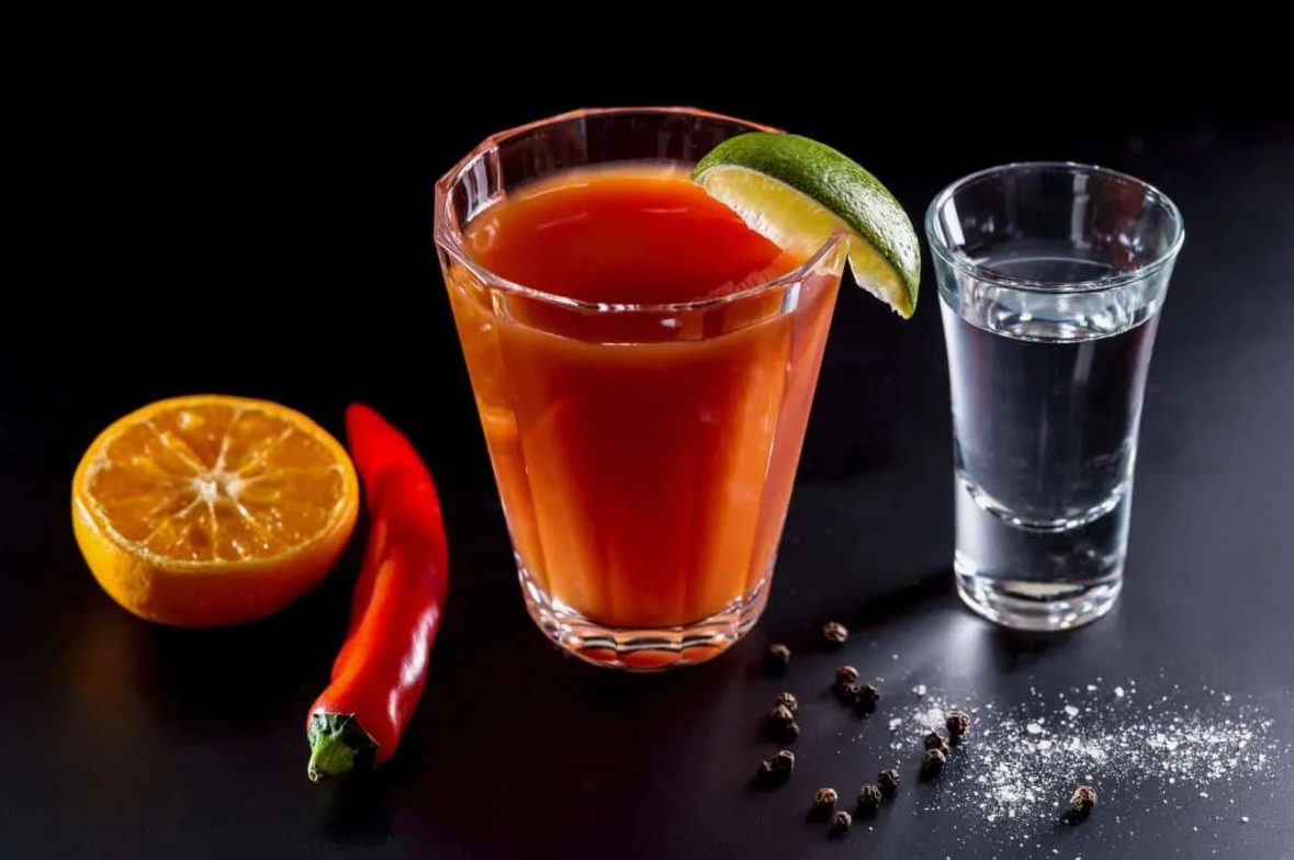 В переводе Сангрита (исп. Sangrita) - кровь, как раз из-за красного цвета