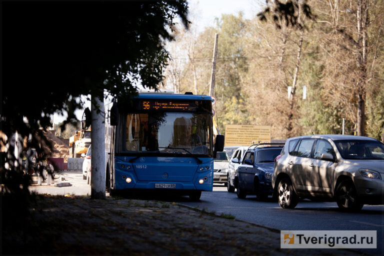 В Тверской области школьники за две недели сентября купили 3500 автобусных абонементов