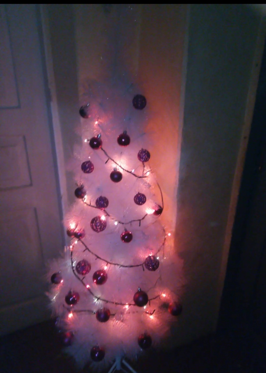 Вот так выглядит та белая ёлка