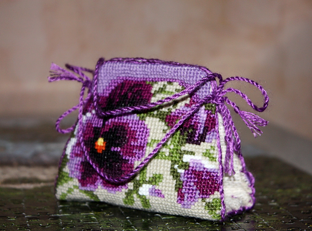 Кстати, набор до сих пор в продаже и не снят с производства. 