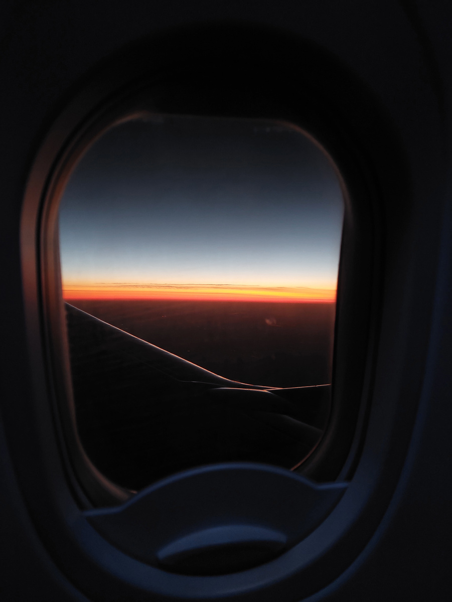 Рассвет в самолете