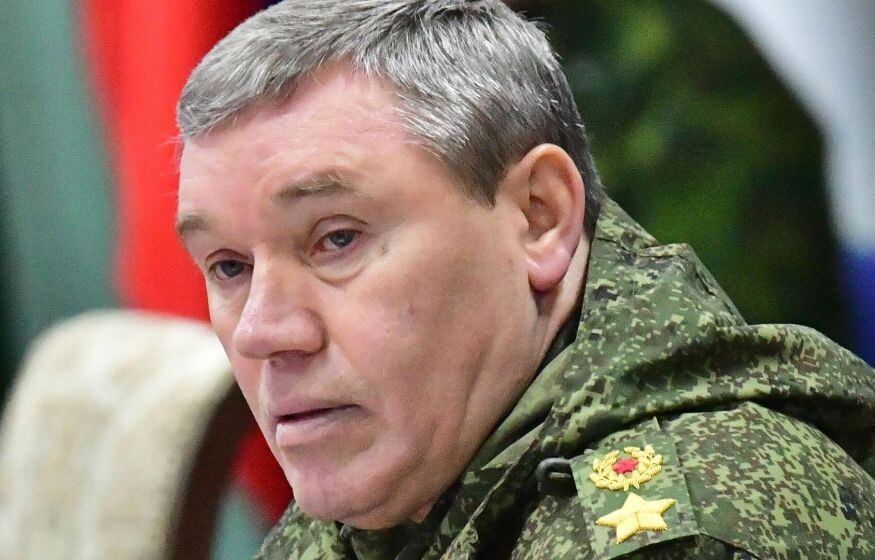    «Увольнение» Герасимова: фейк от инсайдеров или игра на опережение?