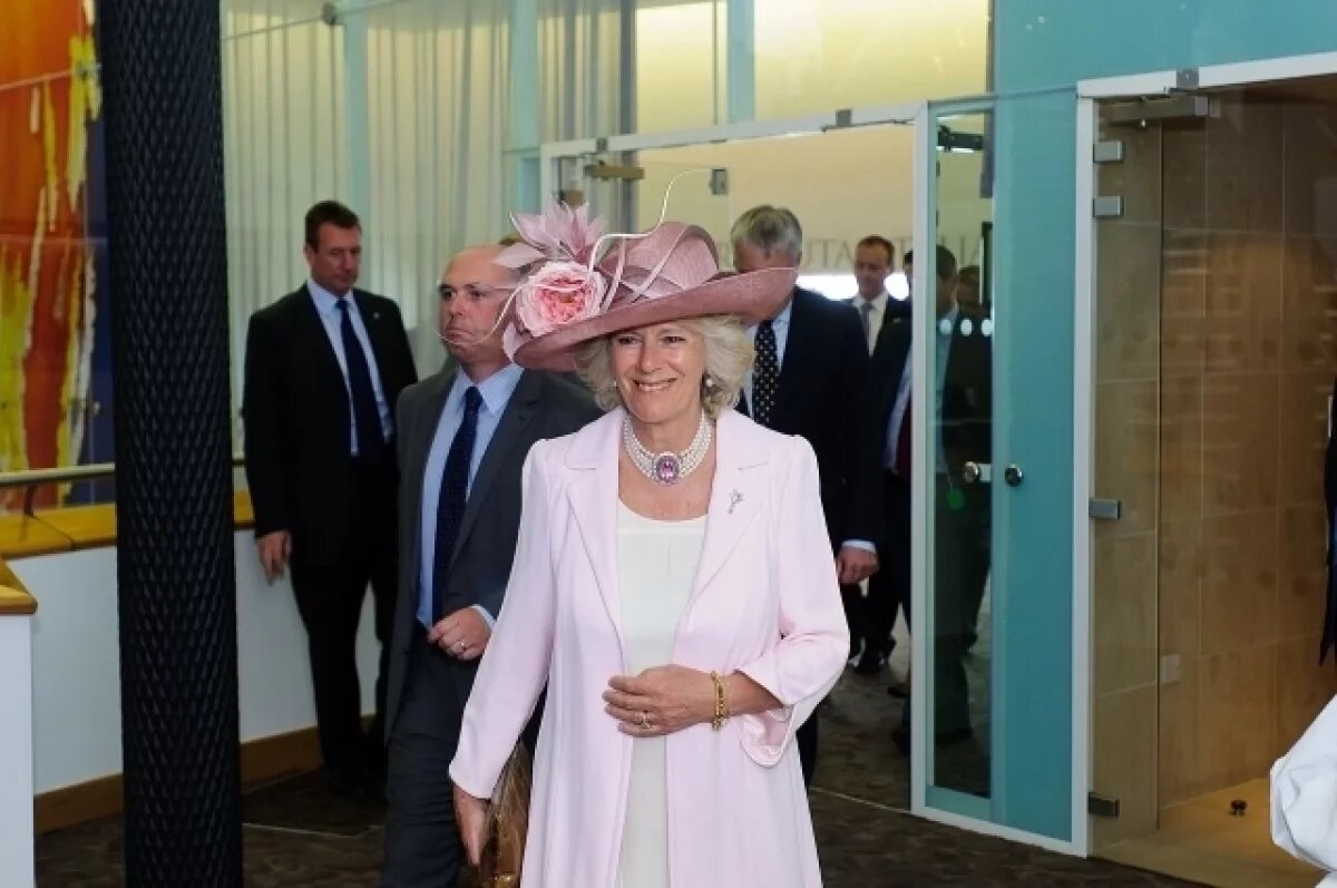    Королева Камилла показала жене Трампа самый большой в мире кукольный дом