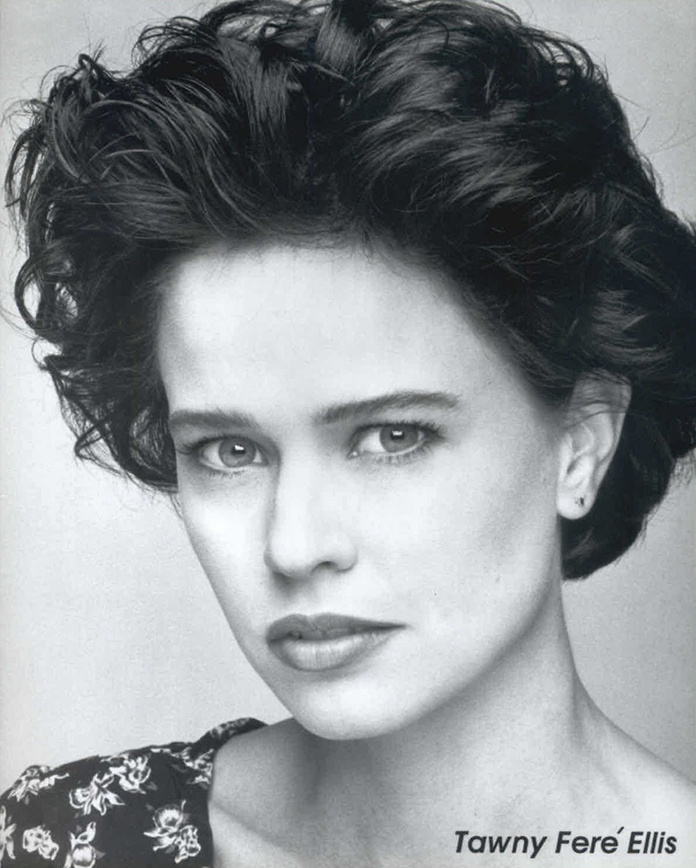 «Так вот какая ты! А я дарил цветы, а я с ума сходил от этой красоты...» :) / Тони Фере’ Элис