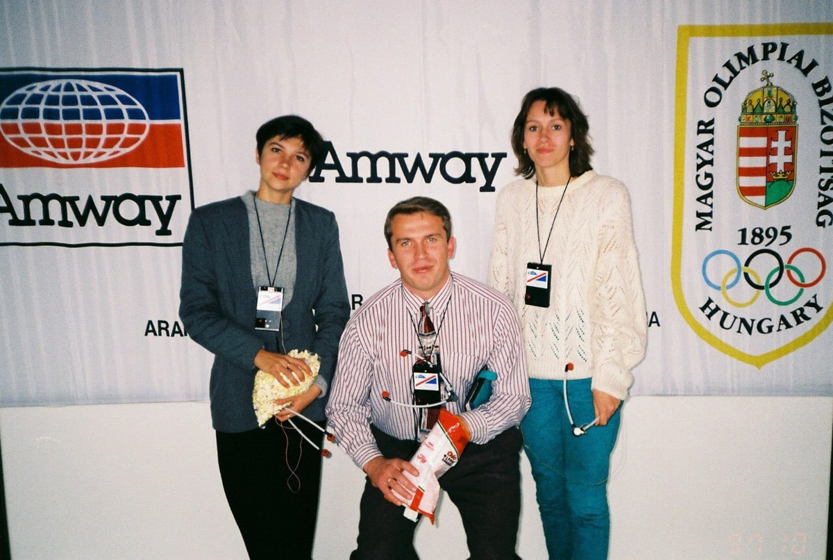 Фото автора:) Я в белом и здесь мне 23 года:)