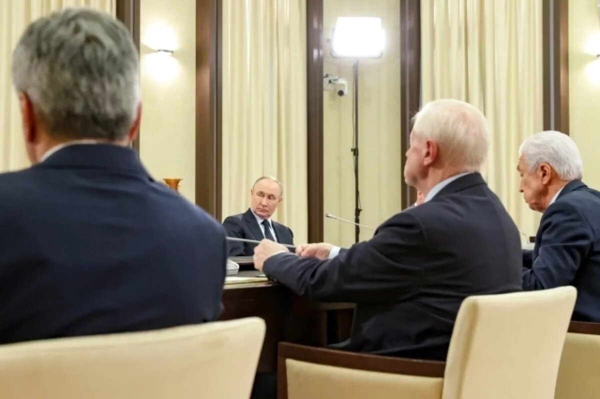    Путин подробно рассказал лидерам партий о ситуации в зоне СВО