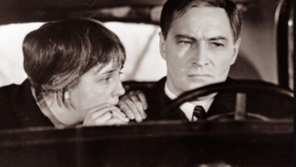 Как Тихонов чуть не оказался за решёткой, а Кобзон довёл до истерики Лиознову: что происходило на съёмках «Семнадцати мгновений весны»